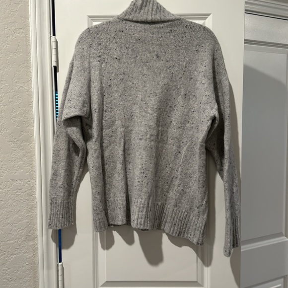 Zara sweater - Picture 3 of 3